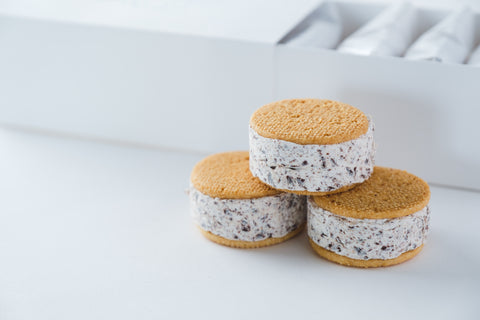 高カカオ入りヨーグルトバターサンドクッキー