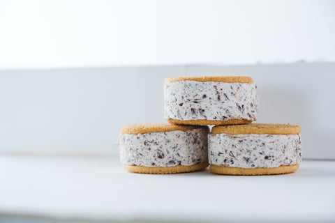 高カカオ入りヨーグルトバターサンドクッキー